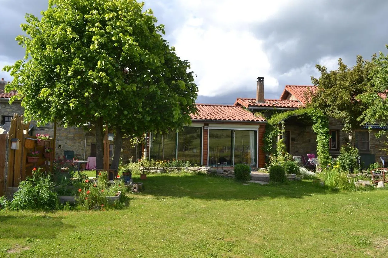 Bed and Breakfast Studio Independant Dans Maison A La Campagne Egliseneuve-pres-Billom